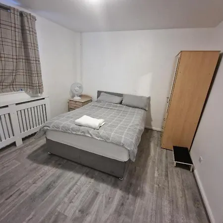 Luxury House, 4 Bedrooms Fully Furnished